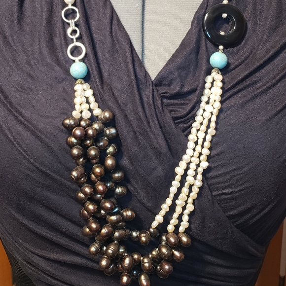 Two-tone White and Black Freshwater Pearl Asymmetrical Necklace - Picture 2 of 4